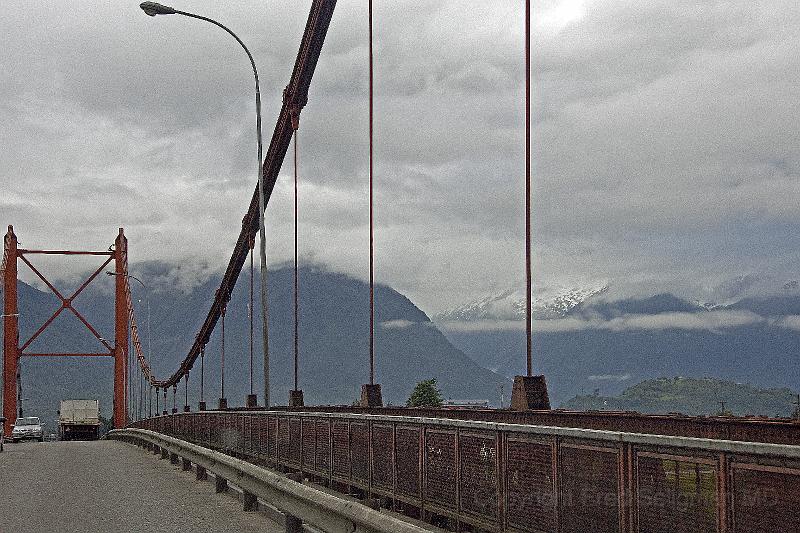 20071218 084842 D2X 4200x2800.jpg - Suspension bridge at Port Aisen